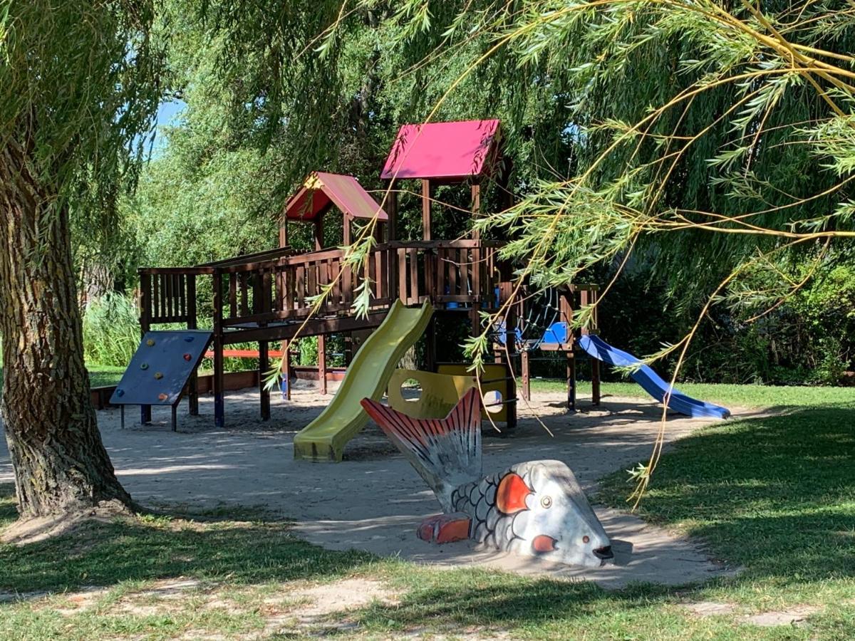 László Nyaralóház Balatonfenyves Esterno foto