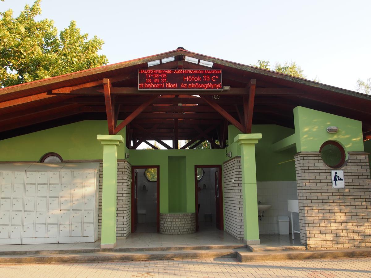 László Nyaralóház Balatonfenyves Esterno foto