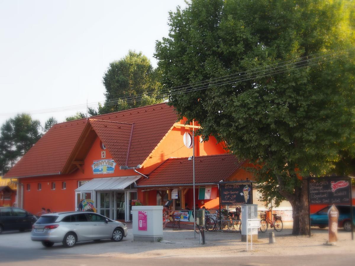 László Nyaralóház Balatonfenyves Esterno foto