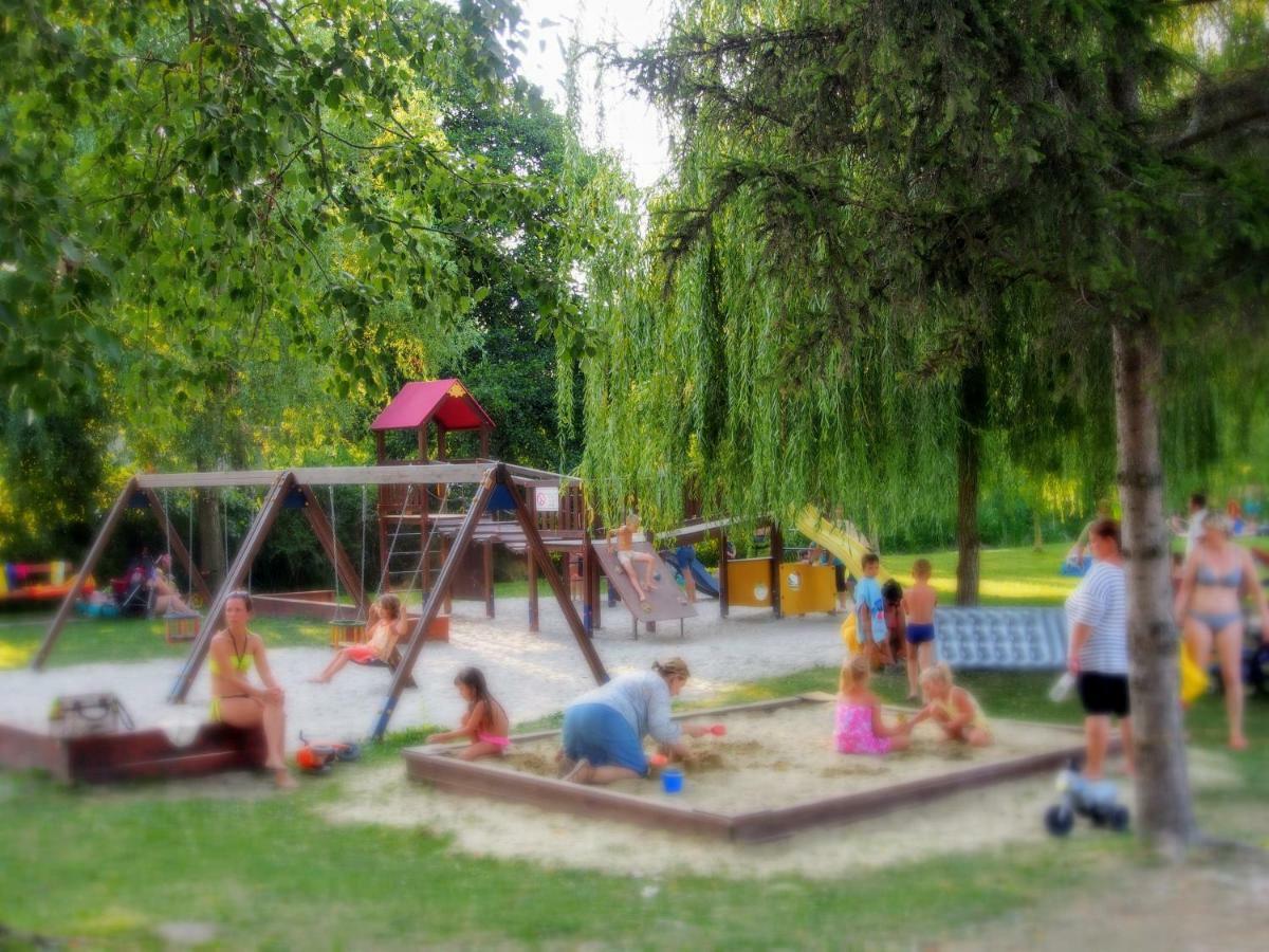László Nyaralóház Balatonfenyves Esterno foto